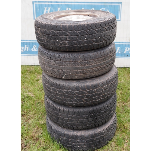 2258 - Land Rover wheels and tyres 235/70 R16 -4