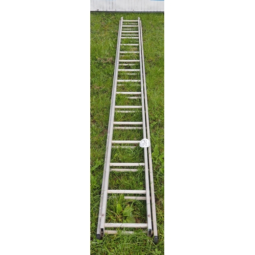 2305 - Aluminium extending ladder