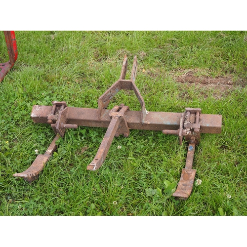 2311 - Small chisel plough