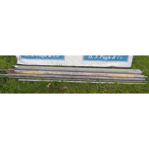 2345 - Scaffold tube, average 10ft approx 34