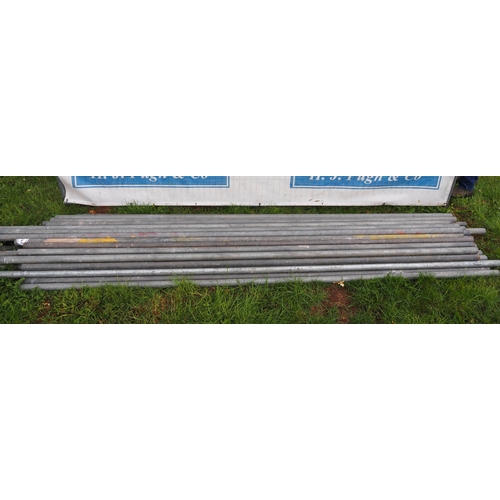 2347 - Scaffold tube, average 10ft approx 50