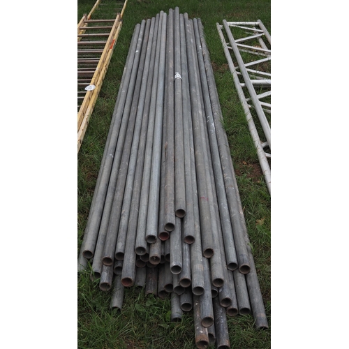 2366 - Aluminum scaffold frames average 13ft approx 50