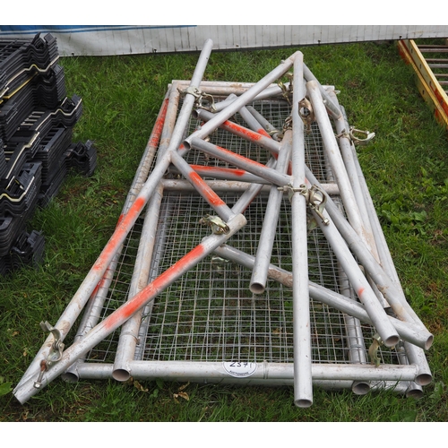 2371 - Aluminium scaffold