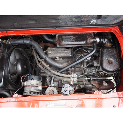 420 - Fiat 126 Bis 3 door hatchback. 1990. 704cc. Engine turns over on key. Reg. G526 FSW. V5 and keys