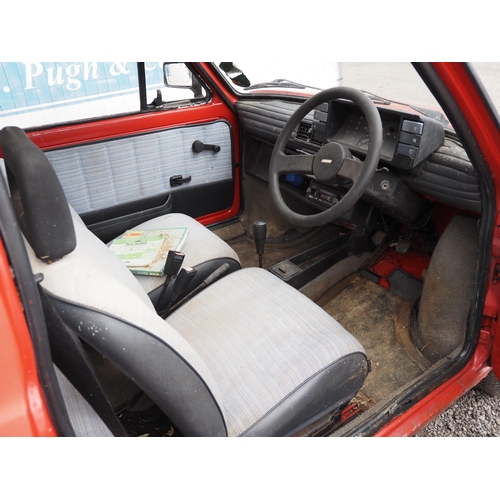 420 - Fiat 126 Bis 3 door hatchback. 1990. 704cc. Engine turns over on key. Reg. G526 FSW. V5 and keys