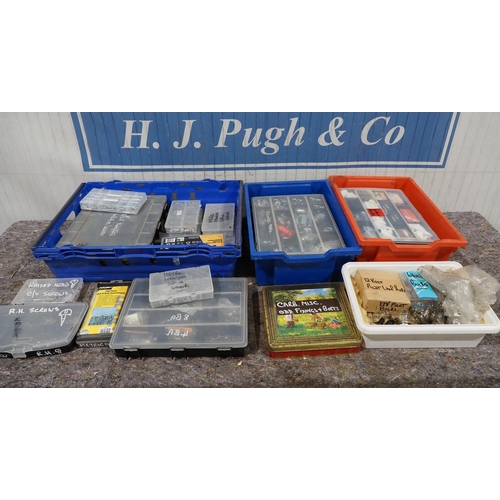 119 - Large quantity of assorted fixings and bulbs