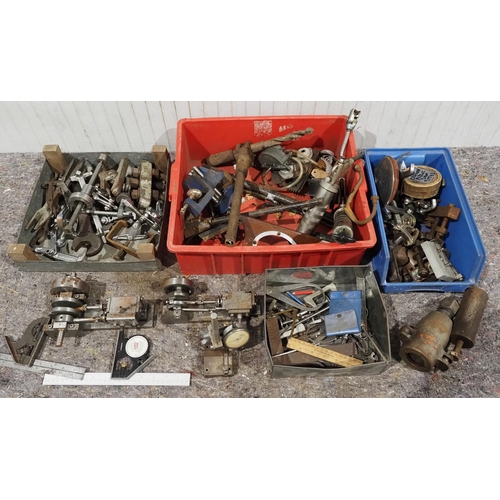 126 - Quantity of automotive engineering tools and model engine parts