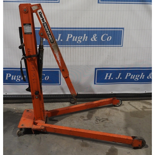 139 - Clarke strong-arm 500kg hydraulic crane