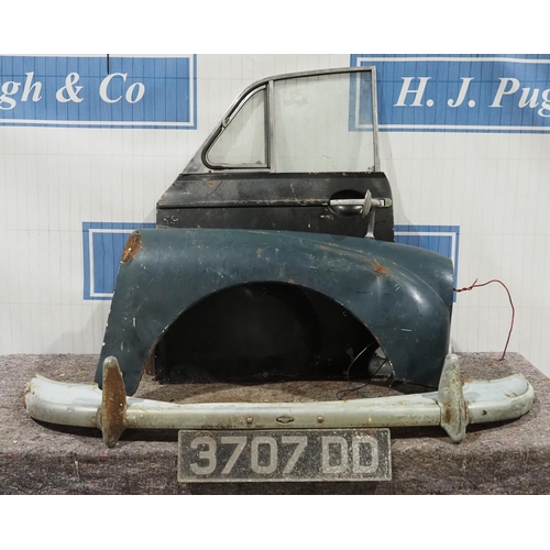 153 - Morris 1000 door, bumper and fairing