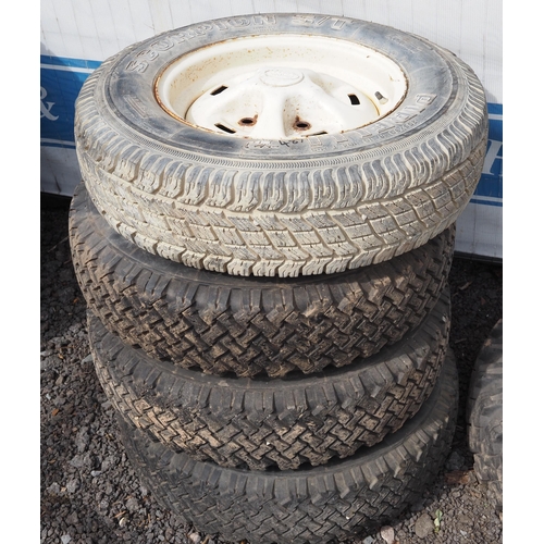 487 - 4- Land Rover wheels and tyres 205/80 R16