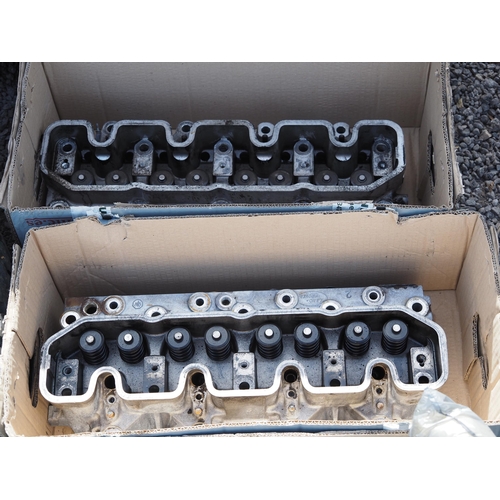 495 - 2 - Land Rover Defender cylinder heads