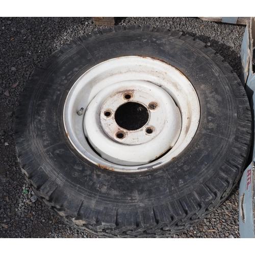 498 - Land Rover wheel and tyre 7.50 R16