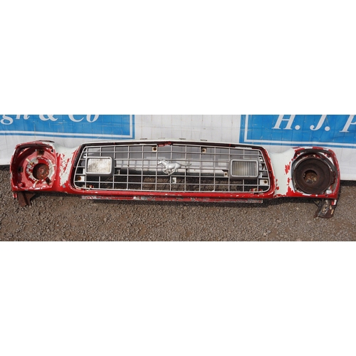 531 - Ford Mustang front grille