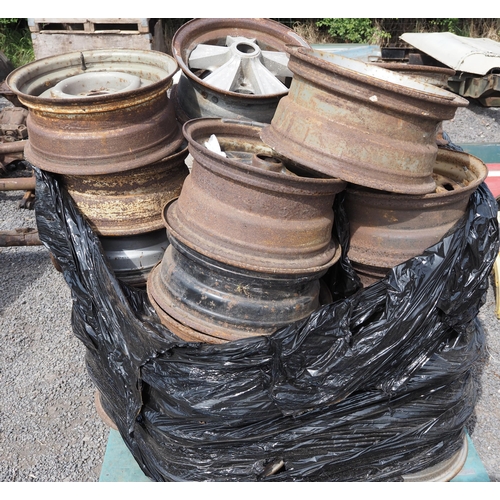 535 - Pallet of assorted 1950's, 60's and 70's American steel wheel rims