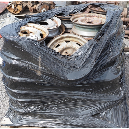 539 - Pallet of assorted American steel wheel rims