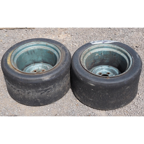 568 - 2- Chevrolet racing wheels