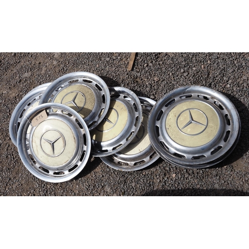 573 - 9- Mercedes wheel trims