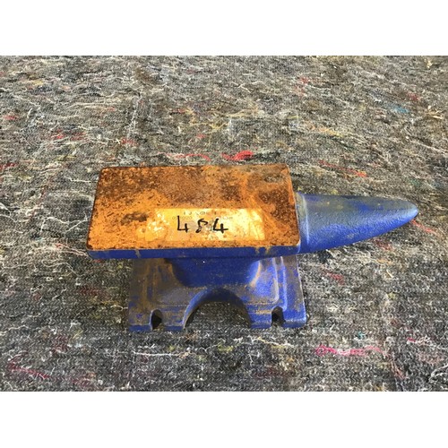 484 - Small anvil