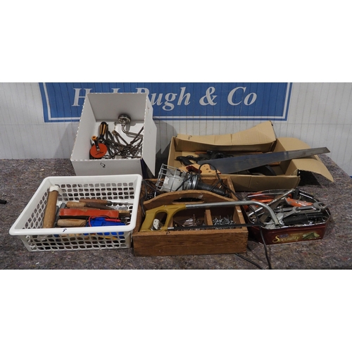 208 - Large quantity of workshop tools