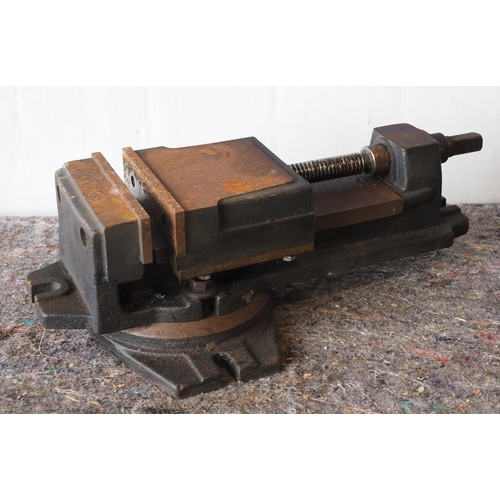 529 - Heavy duty milling vice