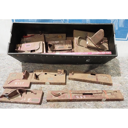 569 - Quantity of assorted aeroplane pipe bending jigs