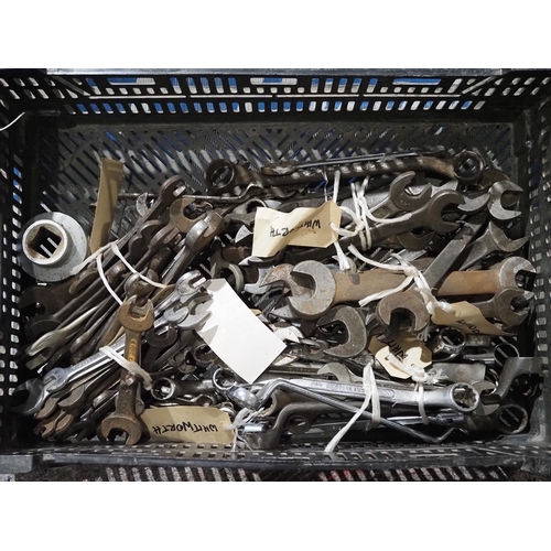 579 - Large quantity of assorted Whitworth spanners