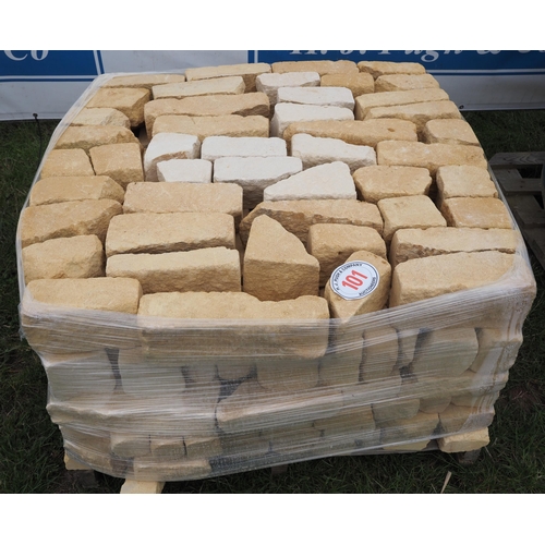 101 - Pallet of Cotswold bricks