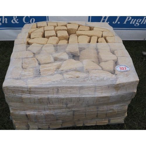 107 - Pallet of Cotswold bricks