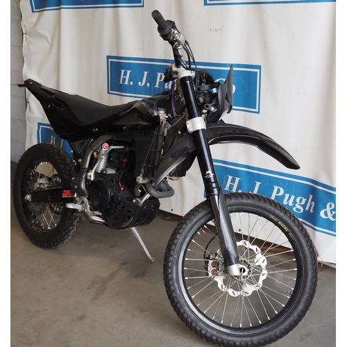 797A - Husqvarna TE 250 motorcross bike. 250cc. 2010. Runs and rides, MOT until 29/6/23, new battery. Reg. ... 