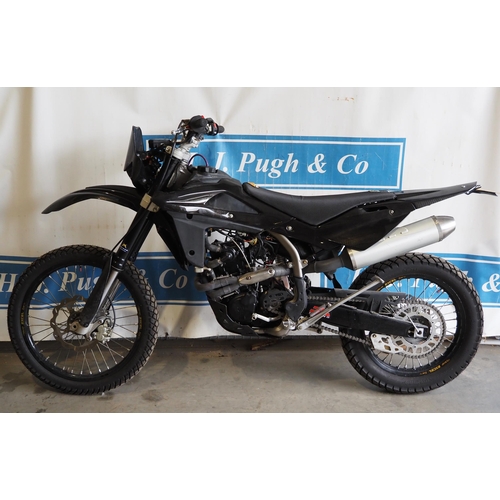 797A - Husqvarna TE 250 motorcross bike. 250cc. 2010. Runs and rides, MOT until 29/6/23, new battery. Reg. ... 