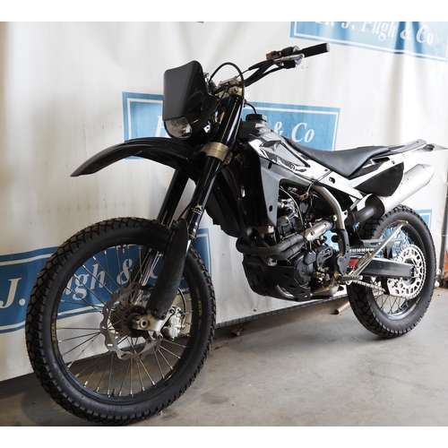 797A - Husqvarna TE 250 motorcross bike. 250cc. 2010. Runs and rides, MOT until 29/6/23, new battery. Reg. ... 