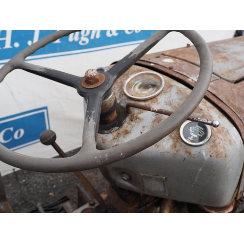 1315 - Ferguson Grey and Gold tractor. 1957. One owner, barn find. Runs and drives. S.N SKM38089. reg. FSU ... 