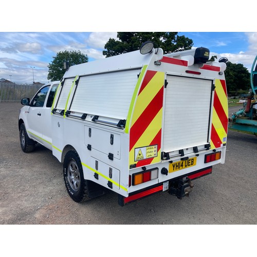 1326 - Toyota Hilux extra cab utility pickup. 2014. 12 months MOT. Uprated air suspension on rear for towin... 