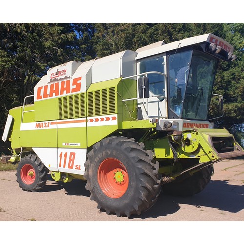 1320 - Class Dominator 118 combine. Straight off farm, coupled to 17ft header. 2788 hours. C/w log book. Da... 