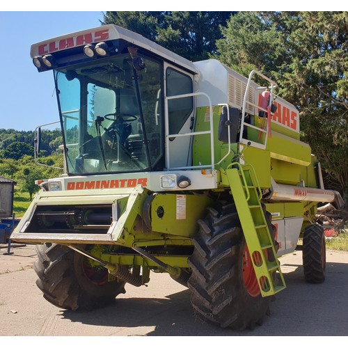 1320 - Class Dominator 118 combine. Straight off farm, coupled to 17ft header. 2788 hours. C/w log book. Da... 