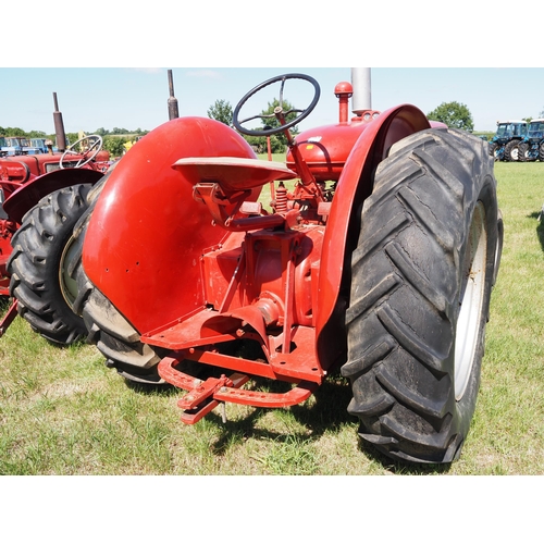 363 - International McCormick W9 Standard tractor. Petrol TVO. Electric start. PTO, swinging drawbar. Runs