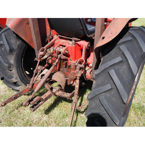 362 - International B414 tractor. Roll bar. Running well. SN-48097