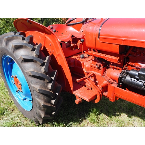 379 - David Brown 900 tractor. Runs. Fitted with rear PTO belt pulley. Good rear tyres. SN-13294.