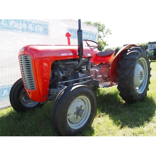 350 - Massey Ferguson 35 tractor. 1961. Runs, good tyres. SN-241141. Reg. 566XVS. V5