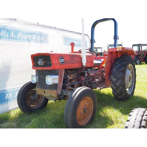 352 - Massey Ferguson 135 tractor. Runs. roll bar. 4601 hours recorded. SN-SNMY606656