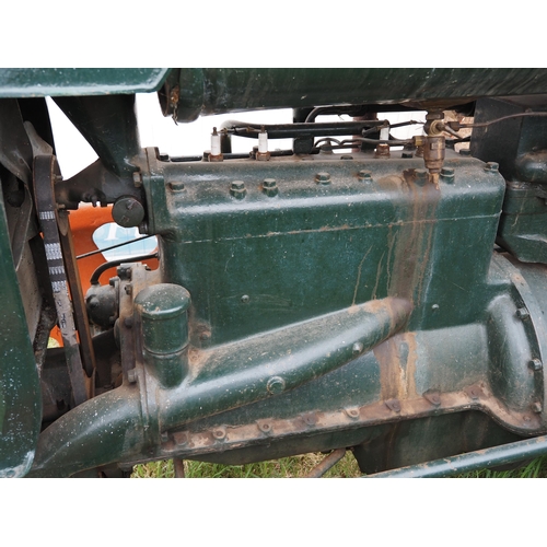 305 - Fordson Standard tractor on spade lug wheels. Petrol TVO