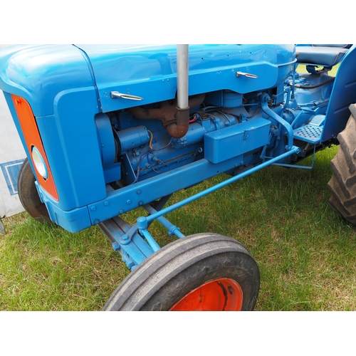 314 - Fordson Super Major tractor. Runs, c/w hydraulics