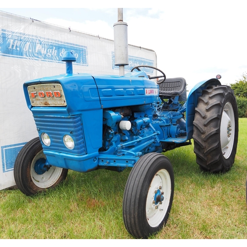 317 - Ford 2000 tractor. 1966. SN-82488992. 3893 hours recorded. Runs. Reg. KTG207D. V5