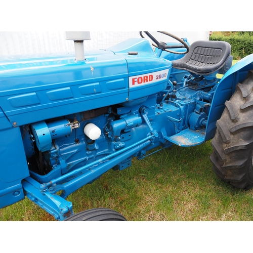 317 - Ford 2000 tractor. 1966. SN-82488992. 3893 hours recorded. Runs. Reg. KTG207D. V5