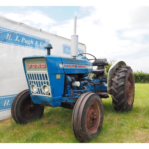 319 - Ford 3000 tractor. 1975. Runs and drives. 4485 hours recorded. SN-952711. Reg. JBO455N. V5