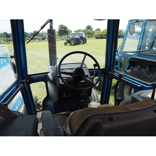 330 - Ford 5610 tractor. 1990. 2WD, Runs. 8862 hours recorded. Rebuilt engine. Good tyres all round. c/w p... 