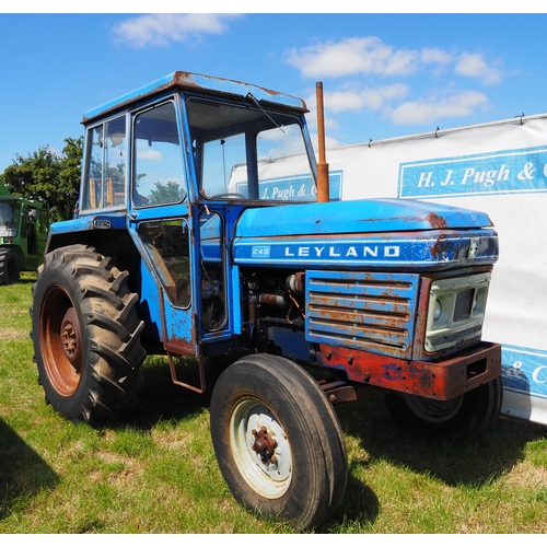 370 - Leyland 245 tractor. 1974. Runs. 7927 hours recorded. C/w pick up hitch. SN-187104. Reg. POD208M. V5