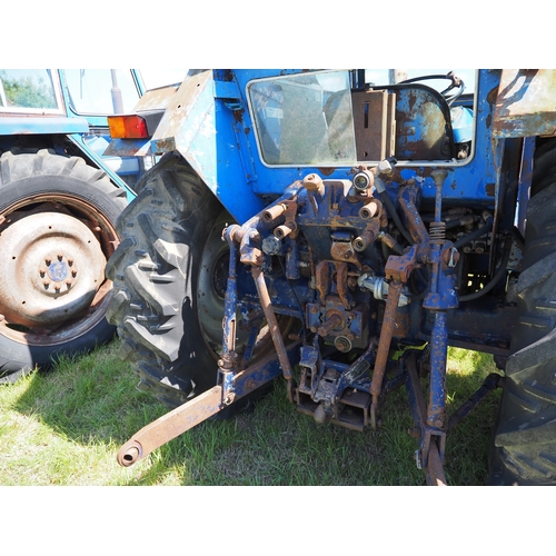 372 - Leyland 272 Synchro tractor. 1978. Runs. 2799 hours recorded. C/w pickup hitch. Reg. DYC483T.