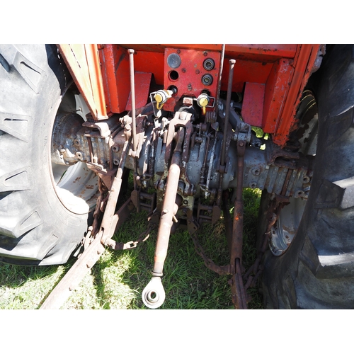 384 - Massey Ferguson 565 tractor. Runs and drives. 4047 hours recorded. SN- 656395