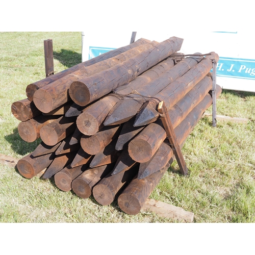 1071 - 27- 8ft Round gate posts 5/6